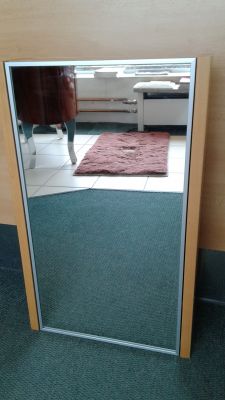 Zrcadlová skříňka lamino